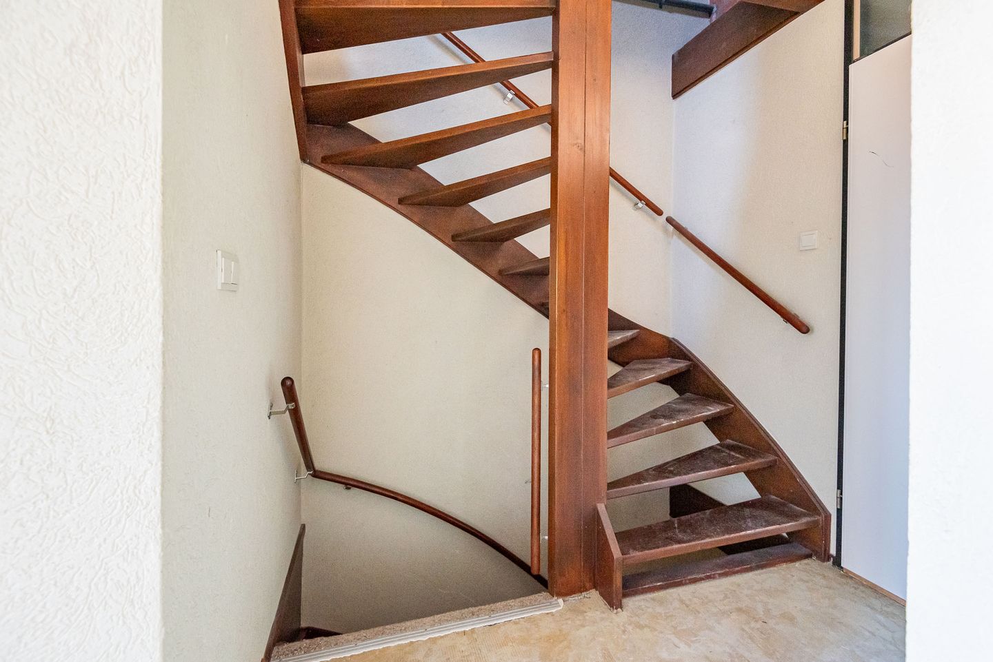 Foto 20 van Weegbree 16