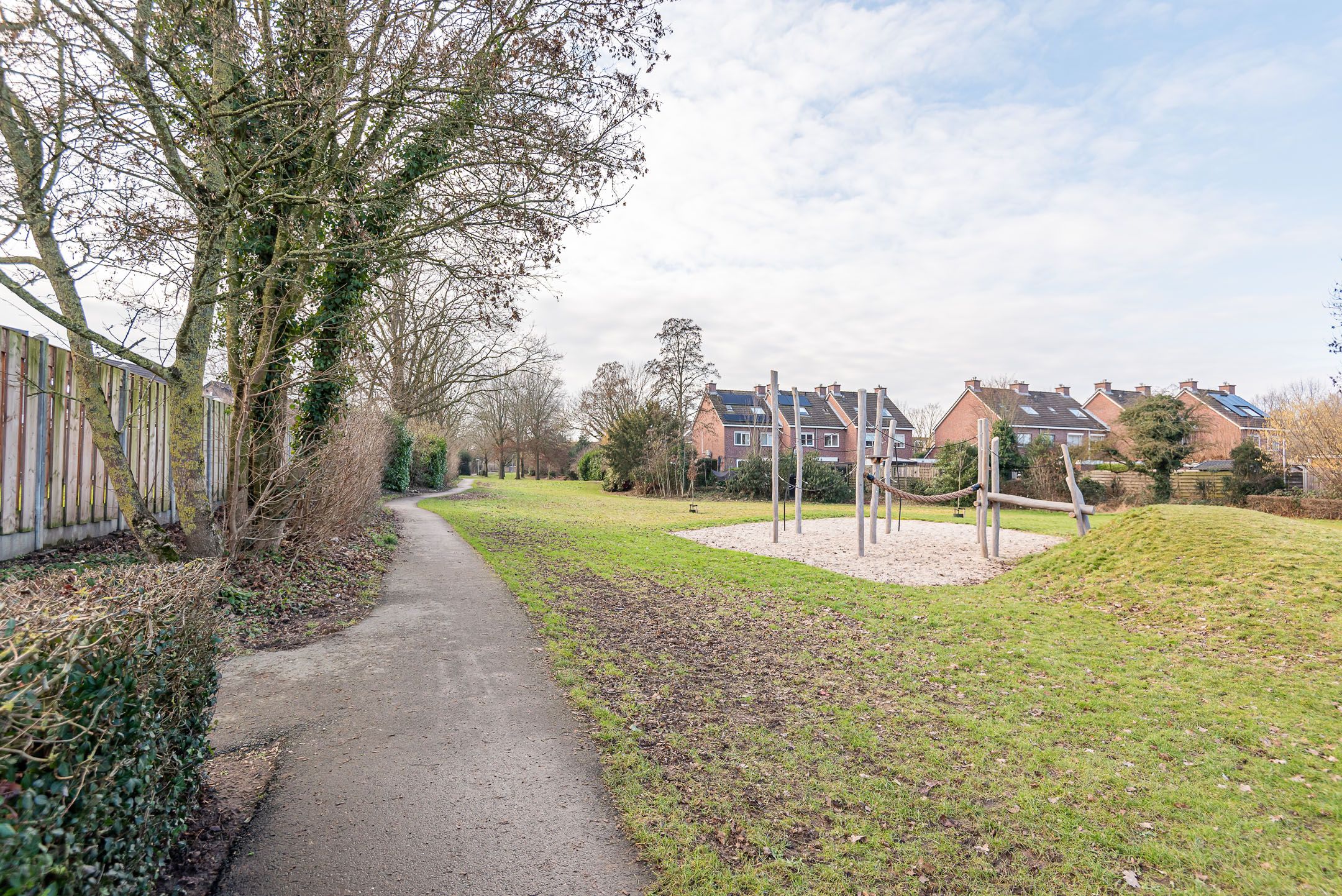 Foto 42 van Weegbree 16