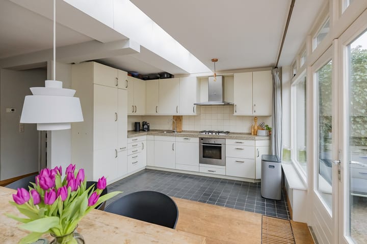 Foto 5 van Roos en Beeklaan 18