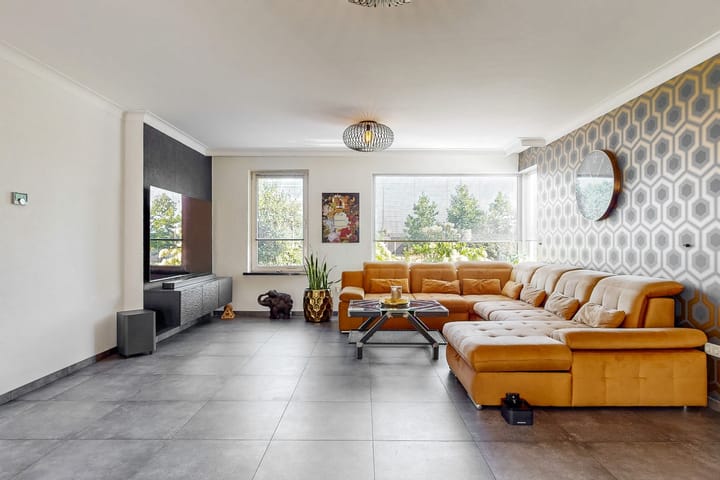 Foto 6 van Rijksweg 49-A