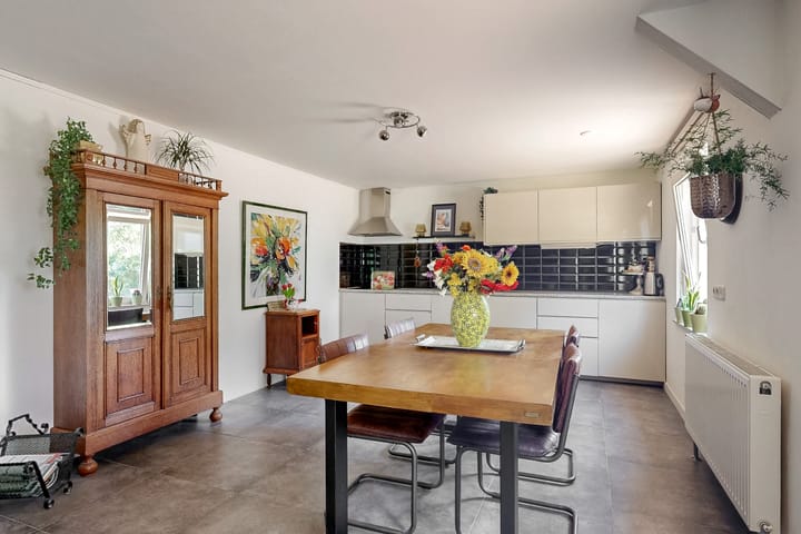 Foto 28 van Rijksweg 49-A