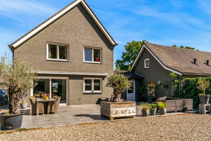 Foto 41 van Rijksweg 49-A