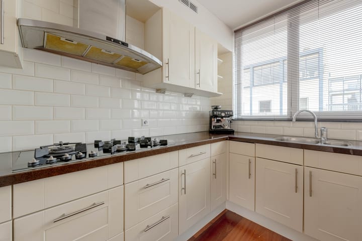 Foto 14 van Nieuwenhoornstraat 146