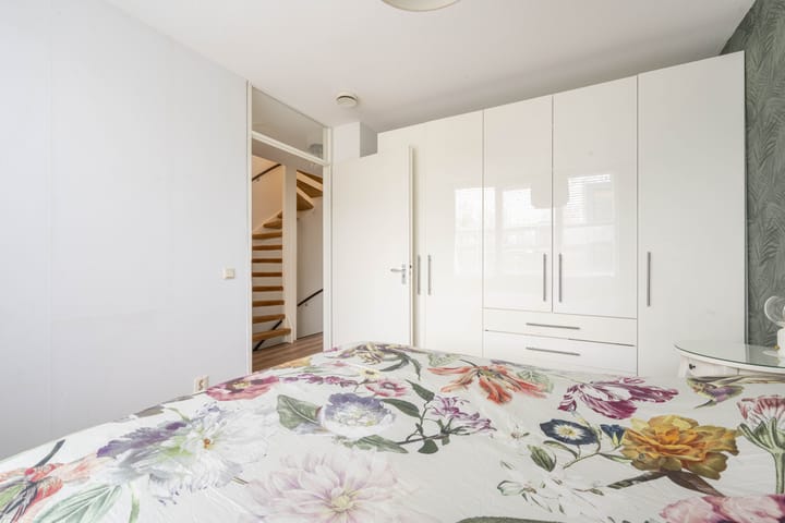 Foto 18 van Nieuwenhoornstraat 146