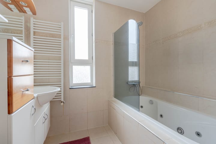 Foto 23 van Nieuwenhoornstraat 146