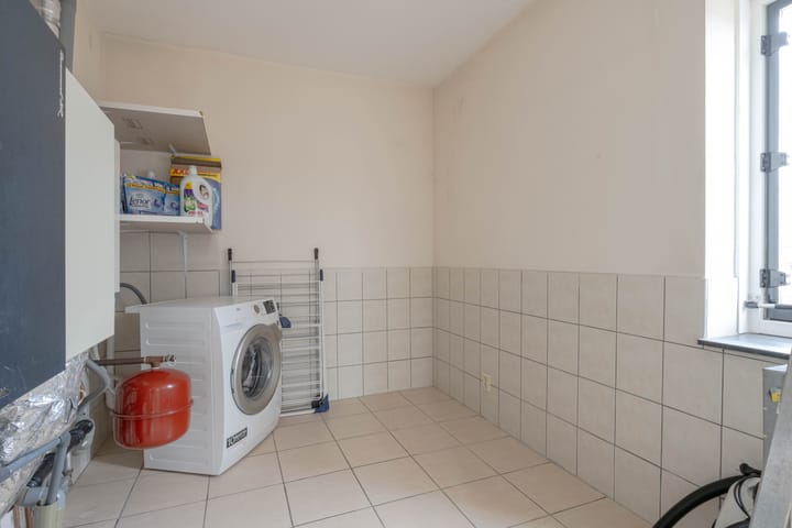 Foto 28 van Nieuwenhoornstraat 146