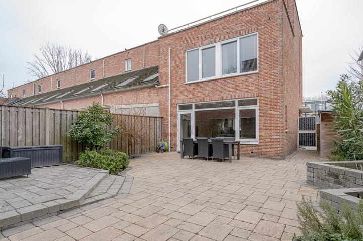 Foto 34 van Nieuwenhoornstraat 146