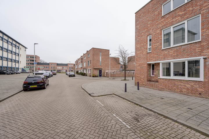 Foto 36 van Nieuwenhoornstraat 146