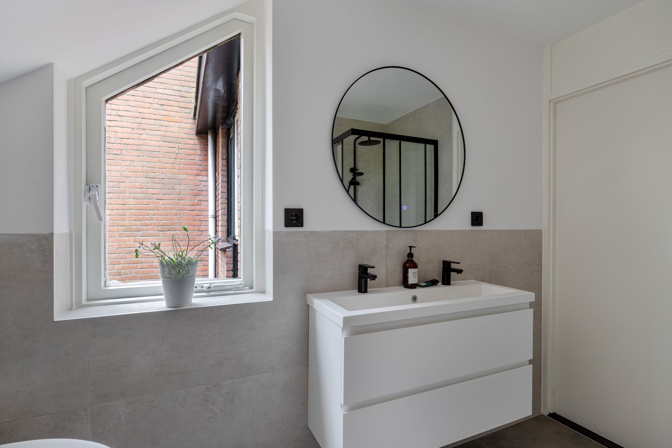 Foto 33 van Poolvos 47