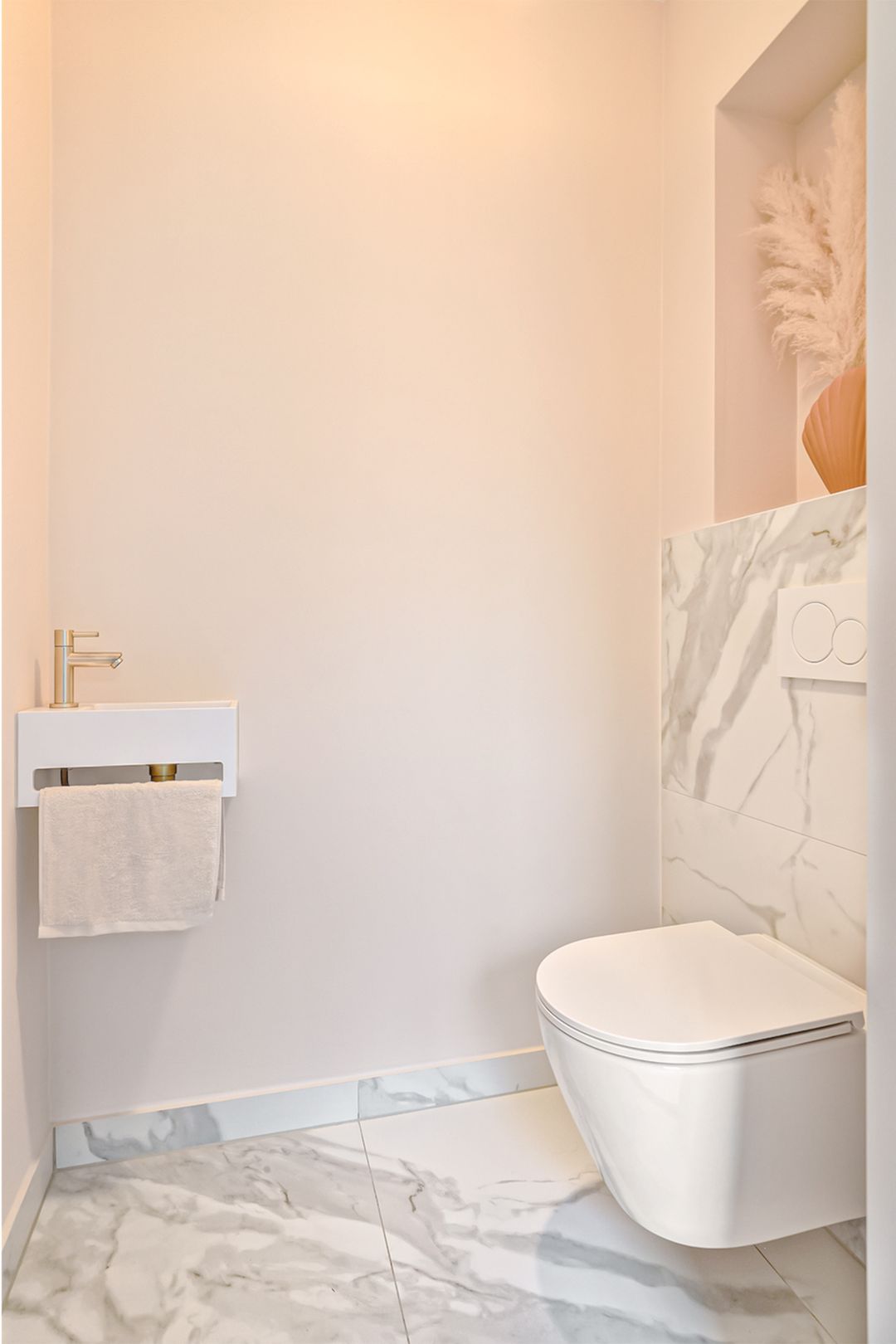 Photo 8 of Wolbrantskerkweg 125