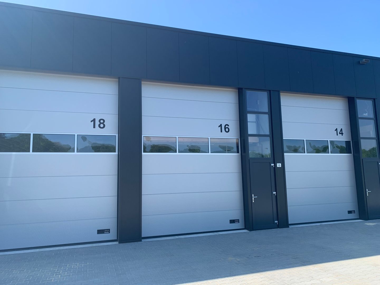 Bekijk foto 3 van Op den Berg 16