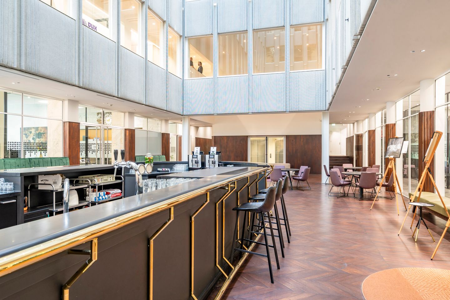 Bekijk foto 4 van Blaak 34