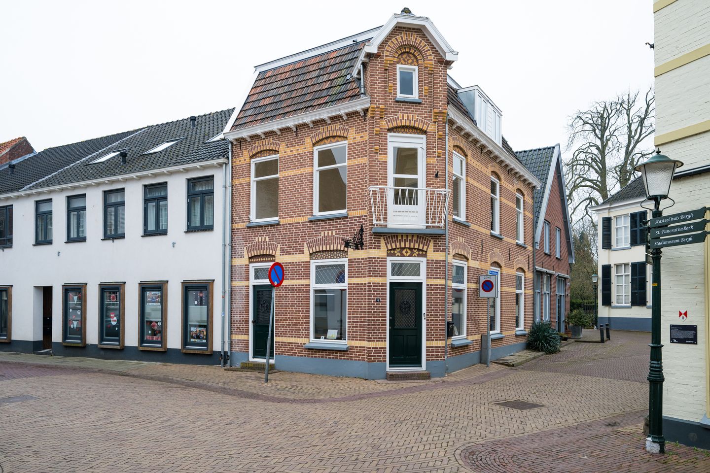 Bekijk foto 1 van Oudste Poortstraat 4