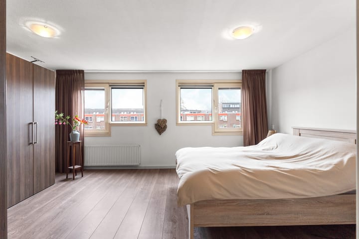 Foto 3 van Middenhof 124