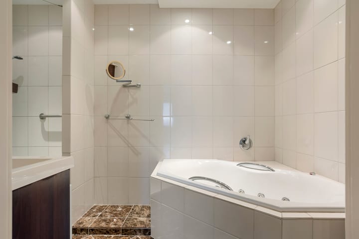 Photo 24 of van Vredenburchweg 459