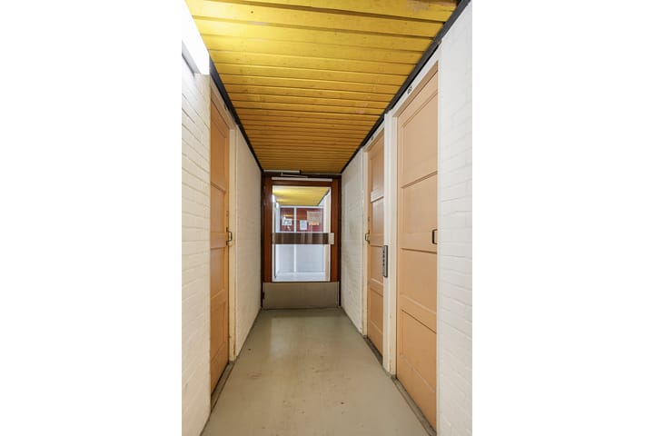 Photo 32 of van Vredenburchweg 459