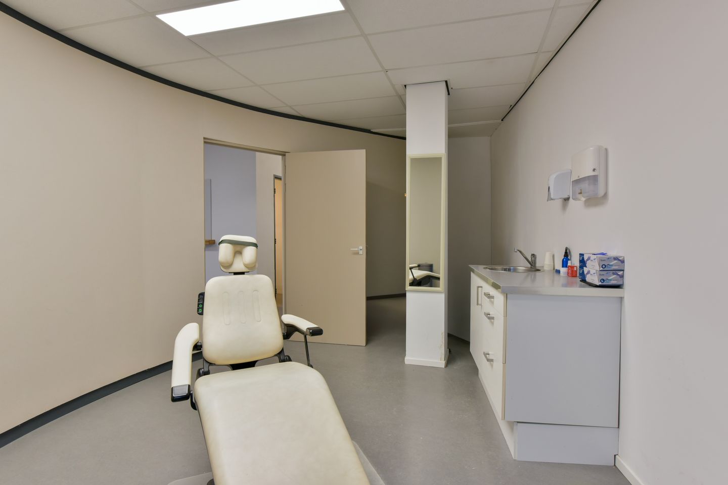 Bekijk foto 4 van Helmstraat 55-A