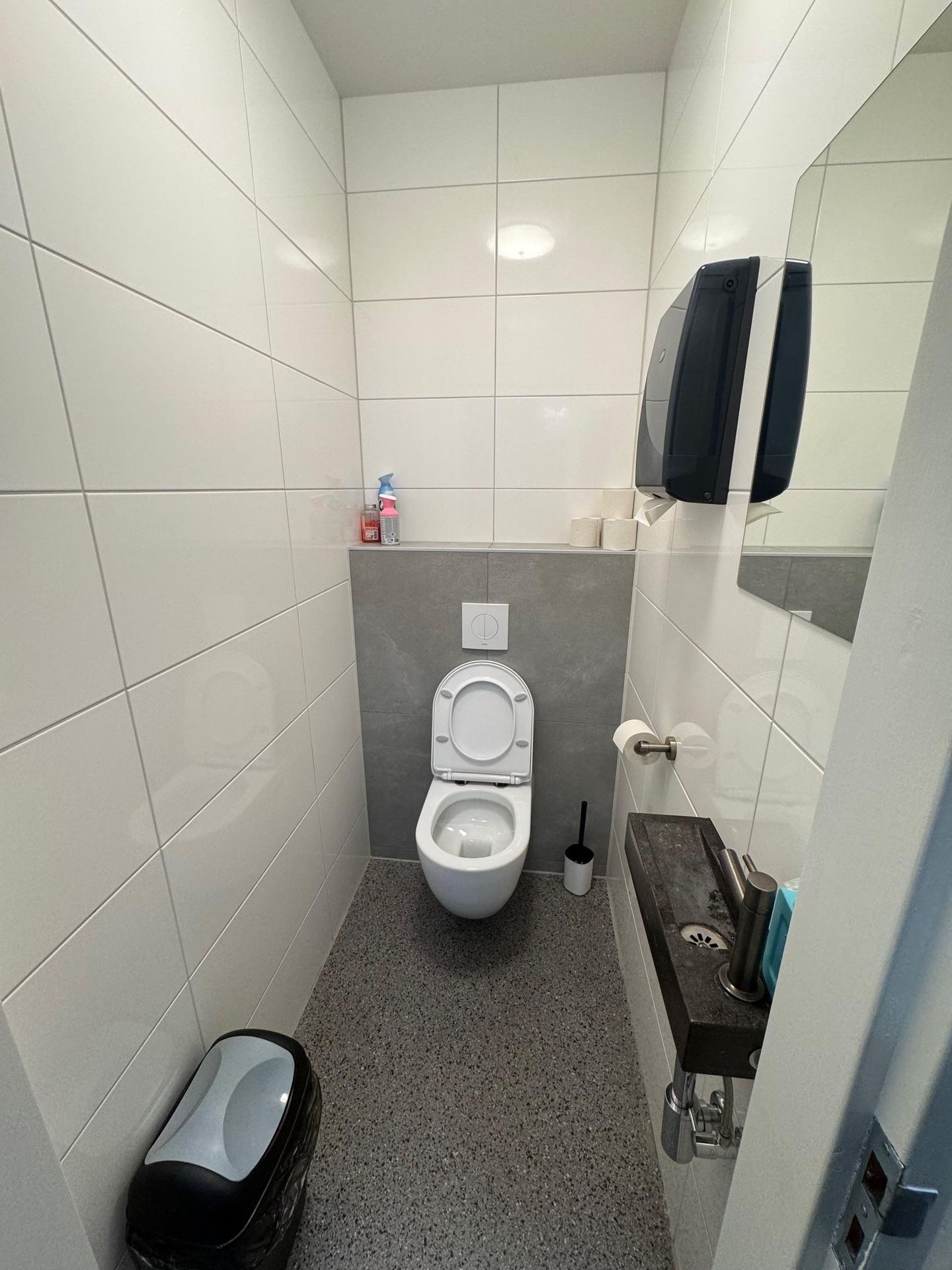 View photo 3 of Neerloopweg 5-A7