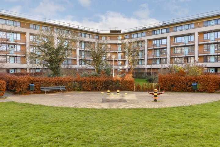 Foto 18 van Van Limburg Stirumstraat 119