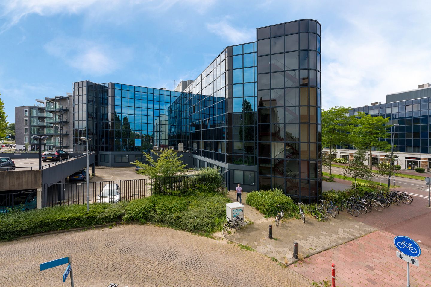 Bekijk foto 2 van Stationsweg 41