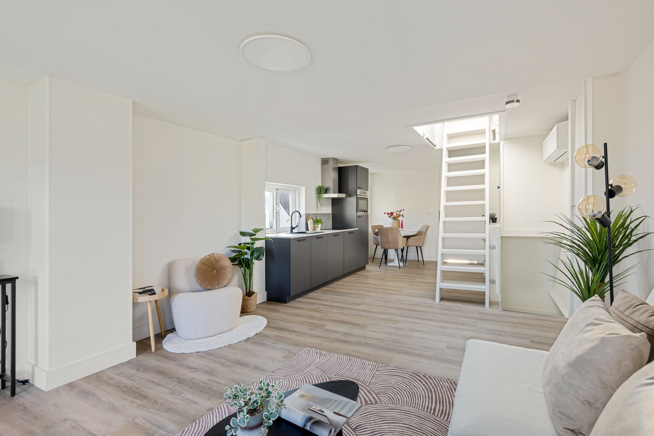 Foto 12 van Lange Lauwerstraat 26-B