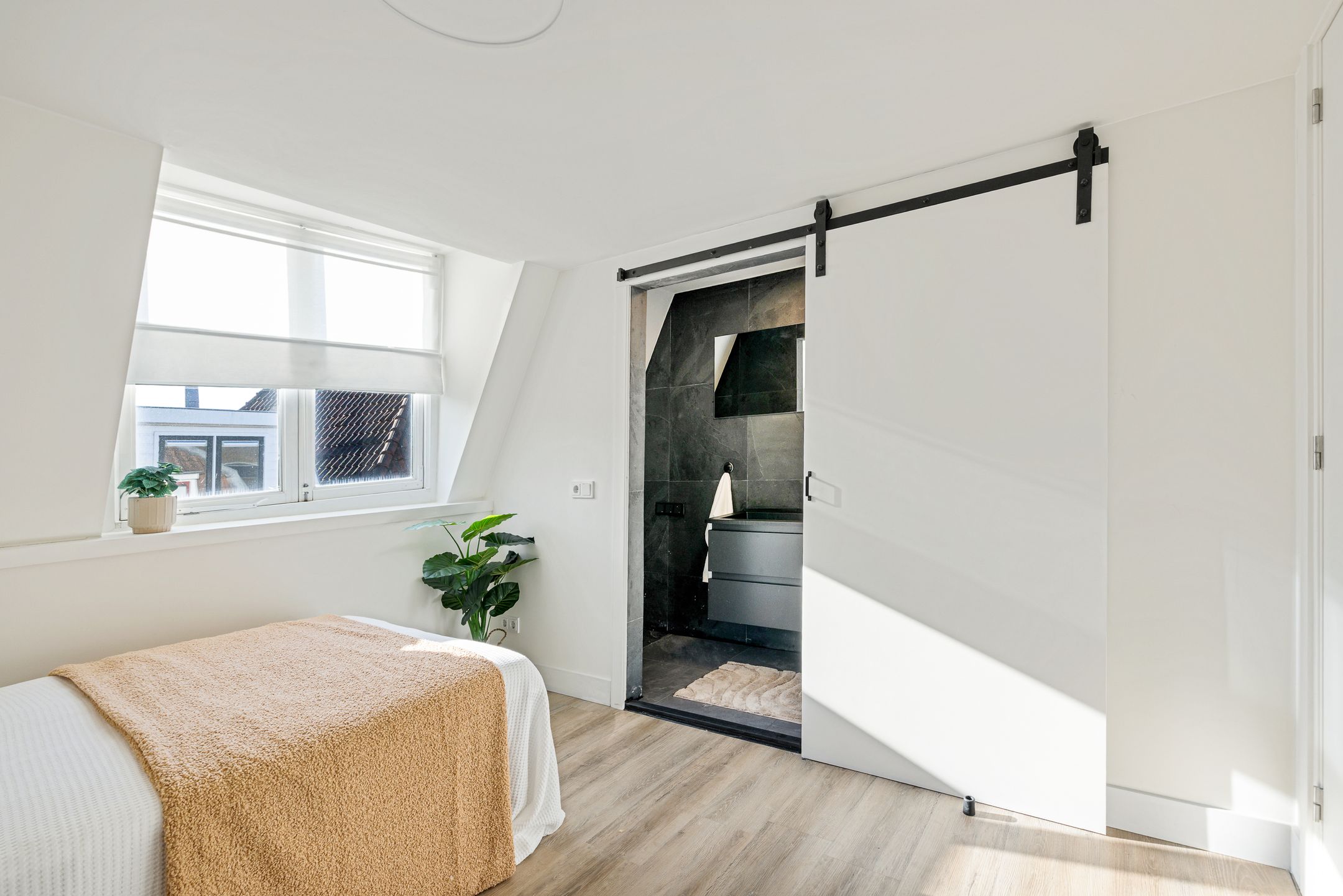 Foto 21 van Lange Lauwerstraat 26-B