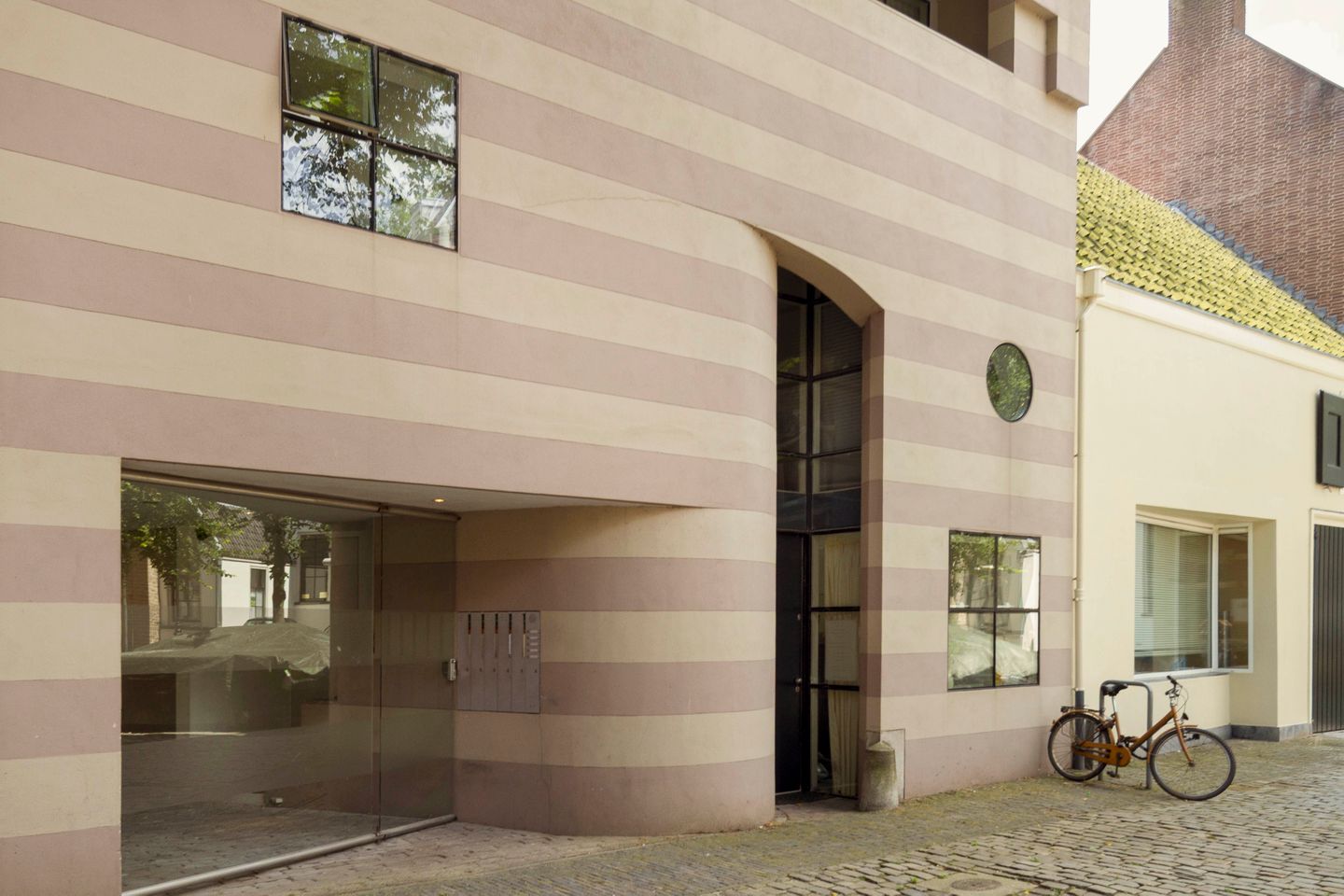 Photo 10 of Pieterskerkhof 8