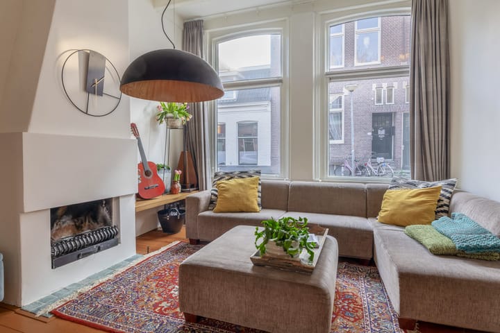 Foto 2 van Warmoesstraat 6