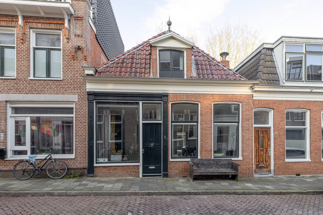 Foto 1 van Warmoesstraat 6
