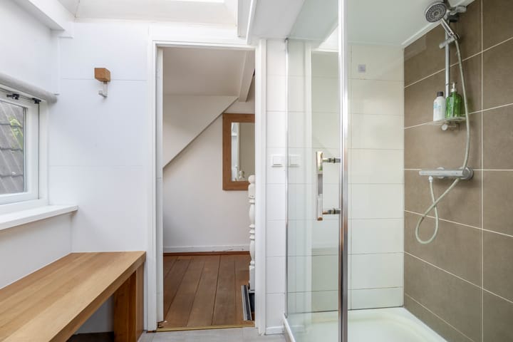 Foto 5 van Warmoesstraat 6