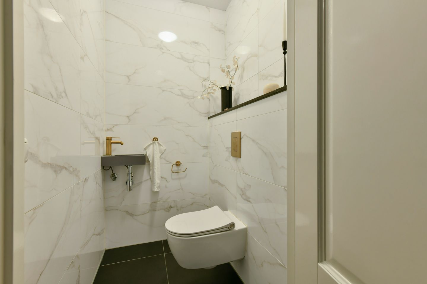 Foto 14 van Wiltzanghlaan 1-H