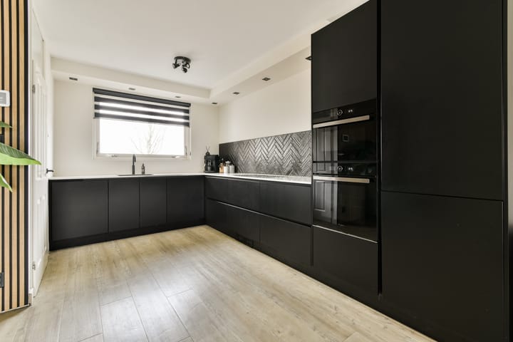 Photo 2 of Spinel 63