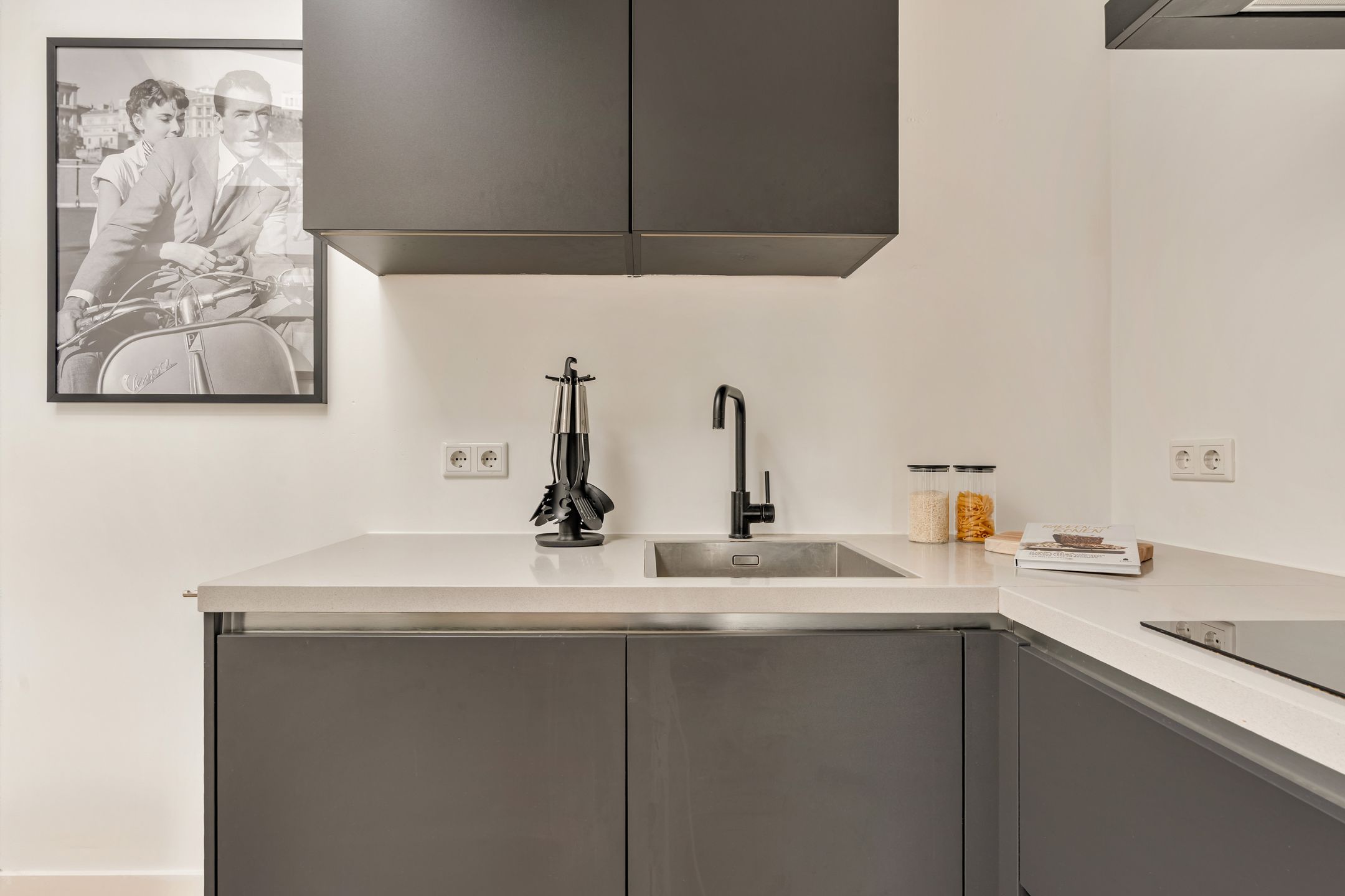 Photo 9 of Albert Cuypstraat 272-4A