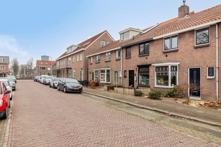 Photo 40 of Prins Bernhardstraat 8