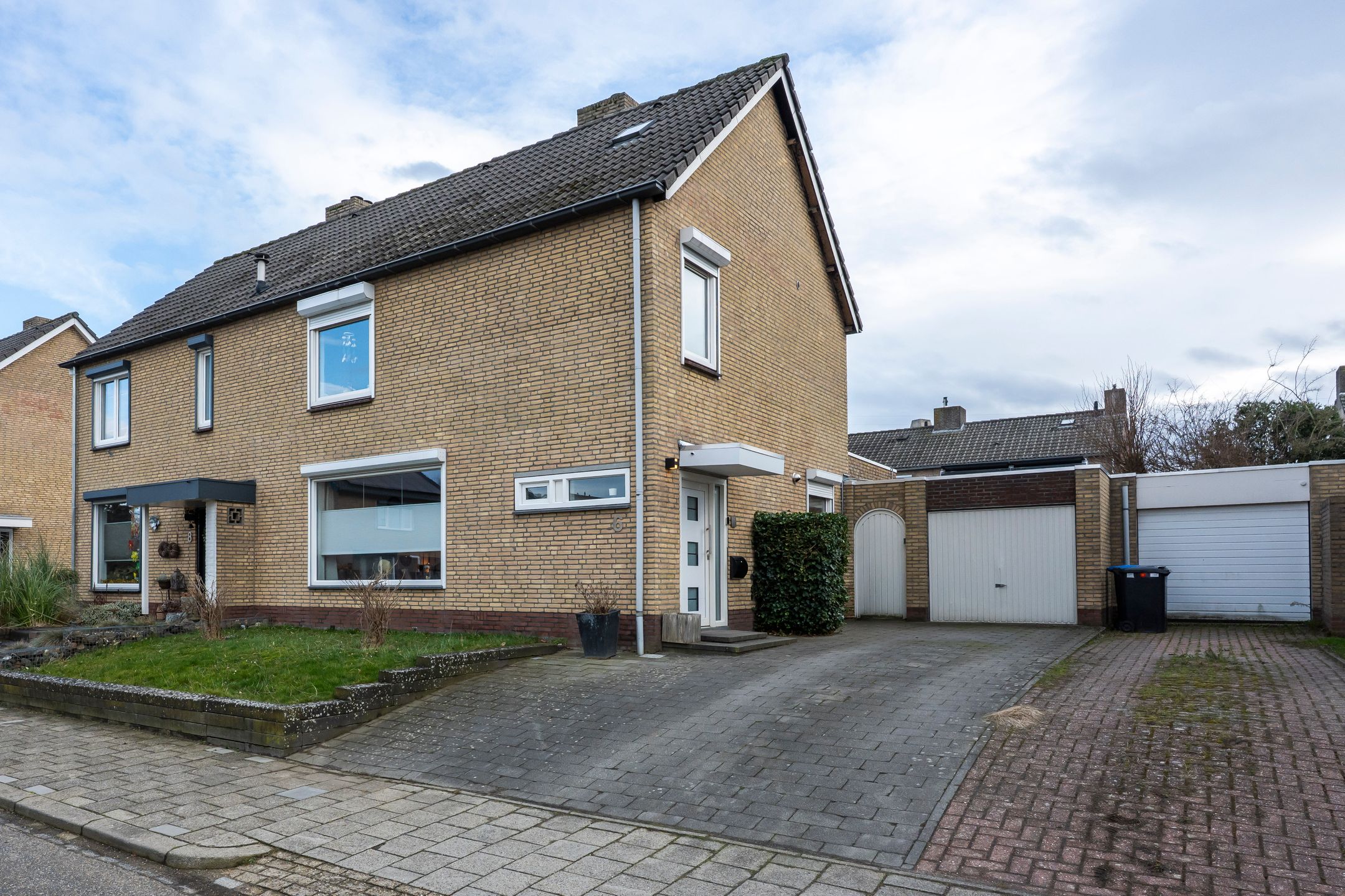 Leon Biessenstraat 6 