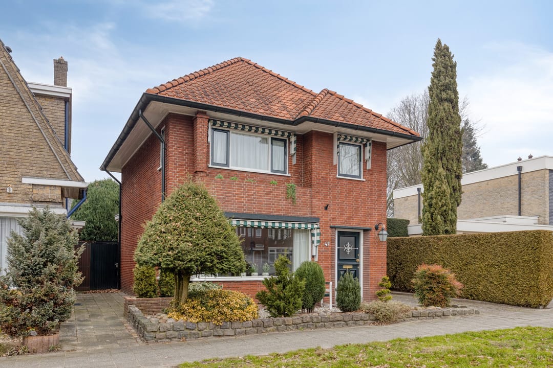 Photo 2 of Gronausestraat 47