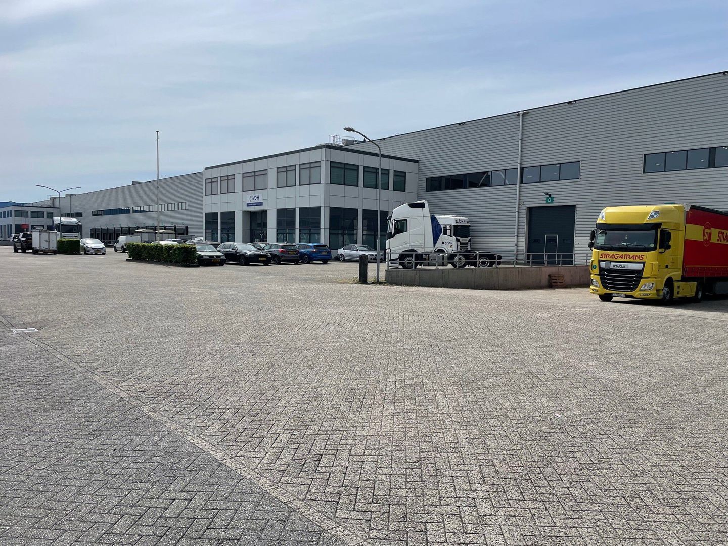 View photo 3 of Tradeboulevard 2-a