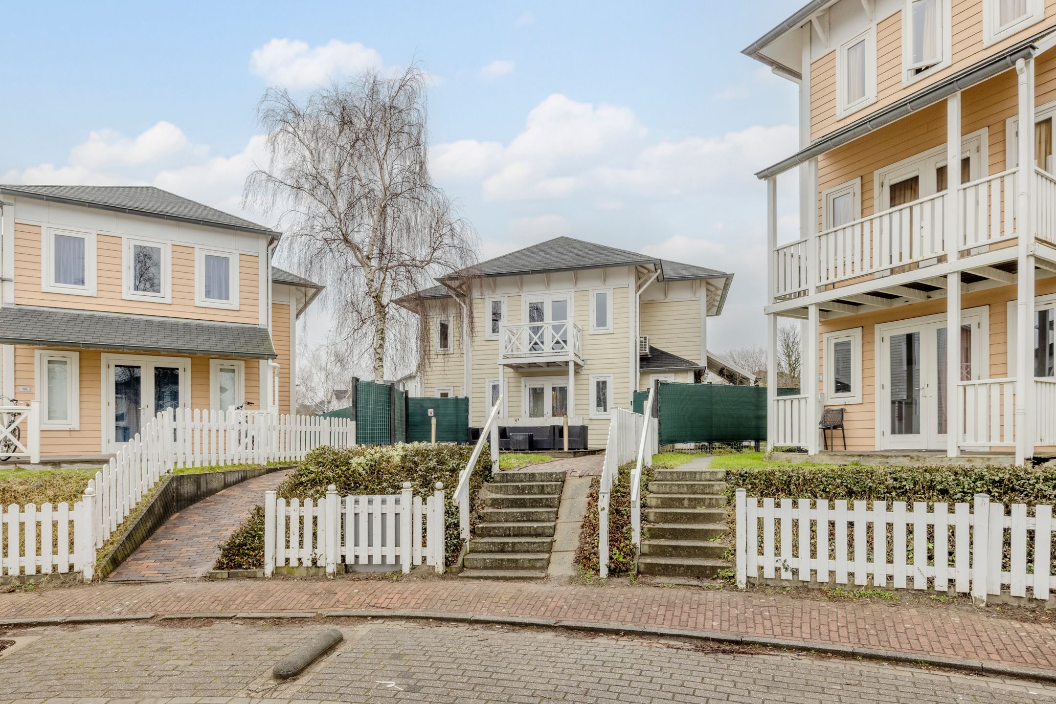 3-bedroom freehold villa in Hellevoetsluis — photo 2 of 5