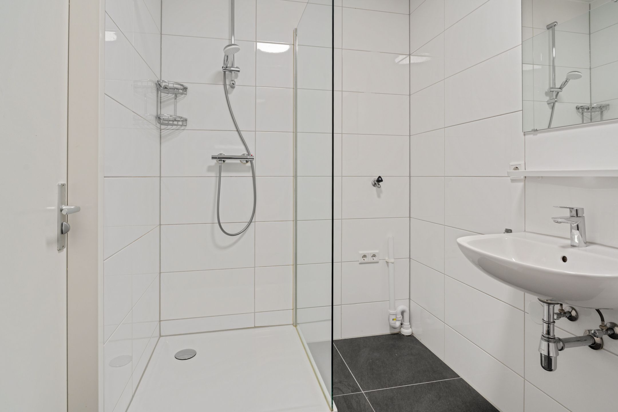 Photo 3 of Fascinatio Boulevard 888-H