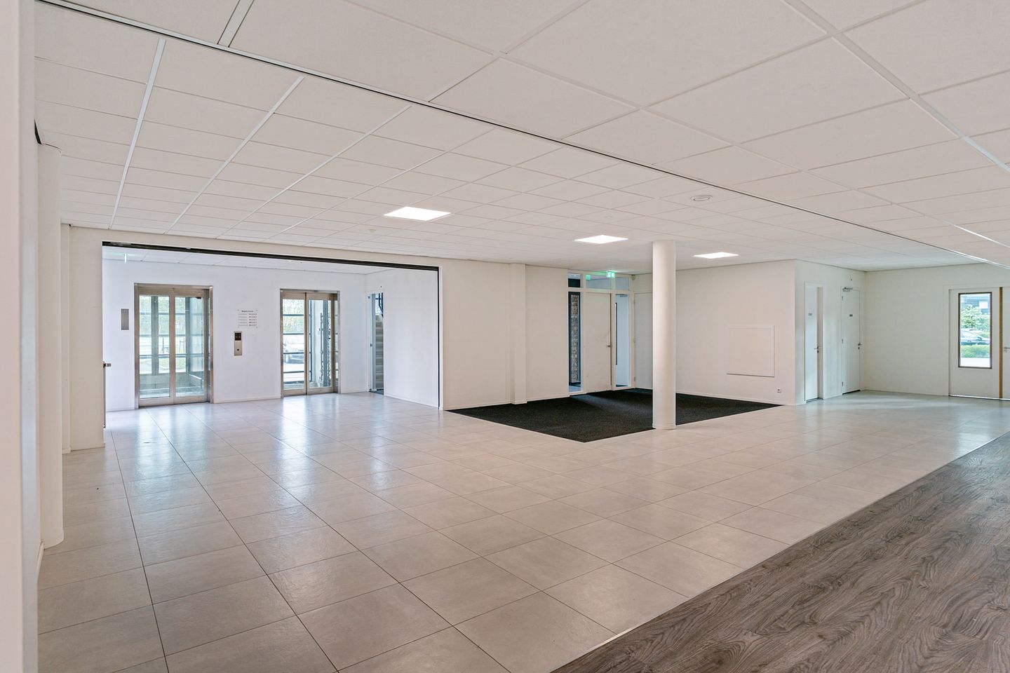 Photo 10 of Fascinatio Boulevard 888-H