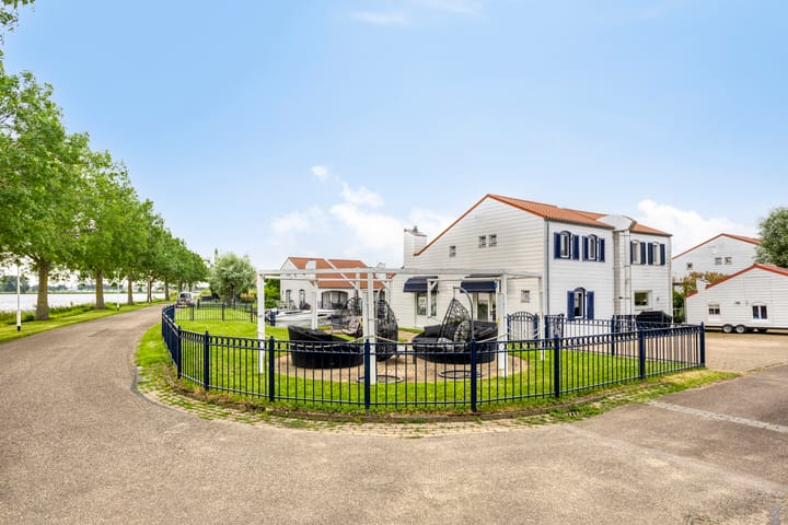 Foto 2 van Oolderhuuske 1-ME1