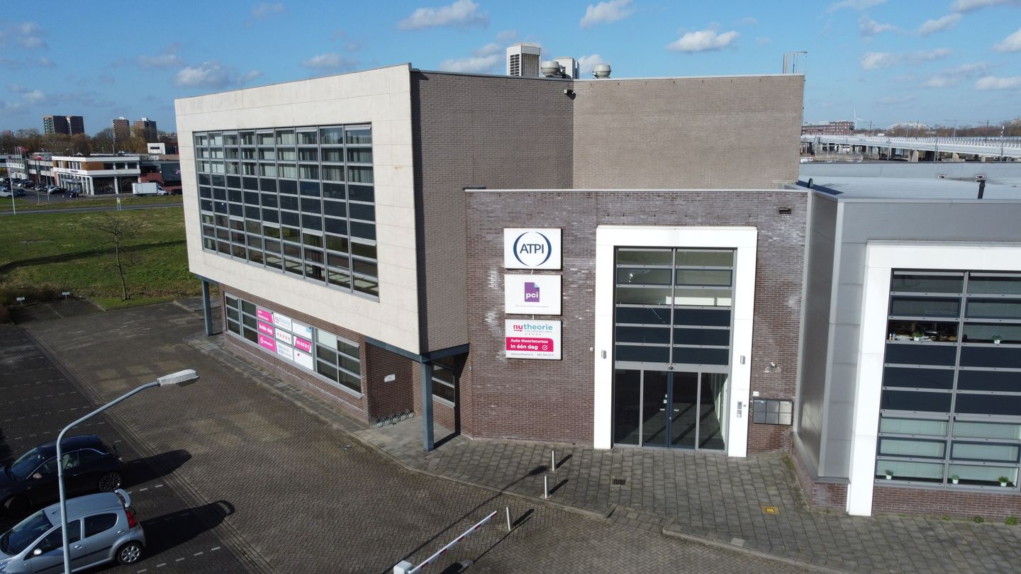 View photo 2 of Zwaalweg 26-32