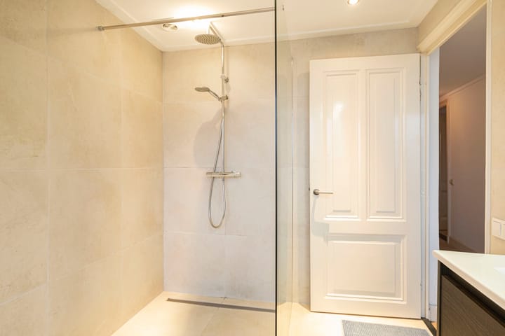 Photo 23 of Alexanderstraat 138