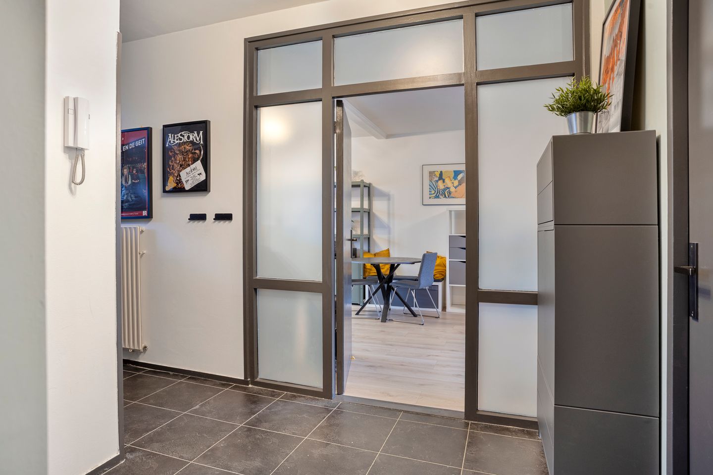Photo 10 of Cederstraat 81