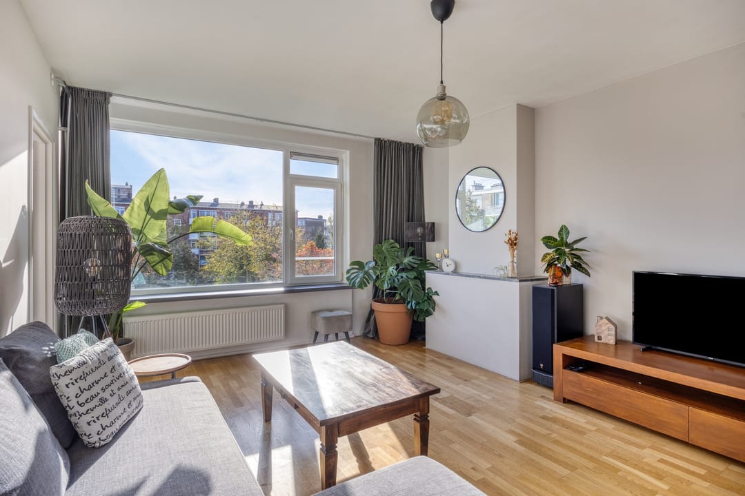 Photo 11 of van Leeuwenstraat 51
