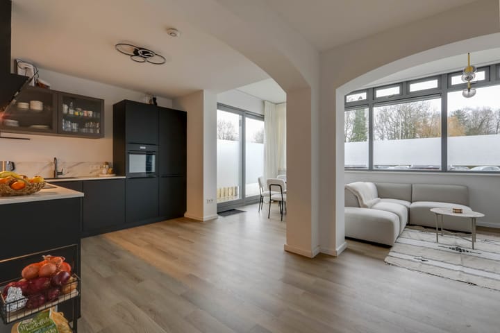 Photo 2 of Arnhemseweg 11-H