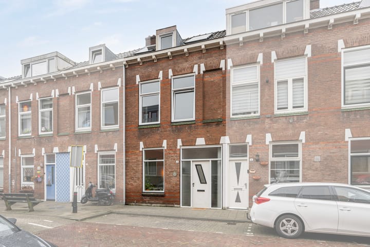 Photo 4 of Maasdamsestraat 8