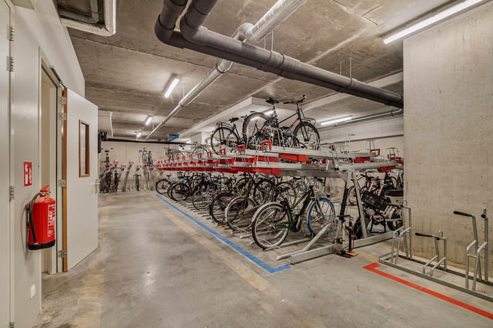 Photo 9 of Oostenburgermiddenstraat 387