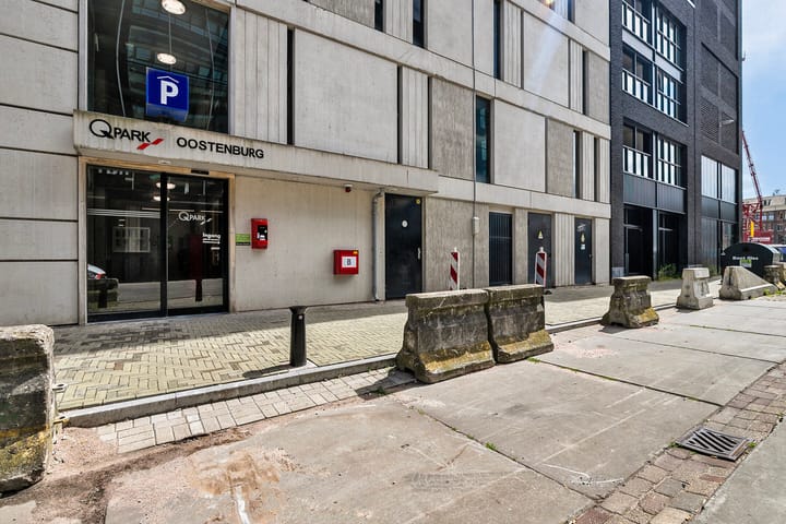 Photo 18 of Oostenburgermiddenstraat 387