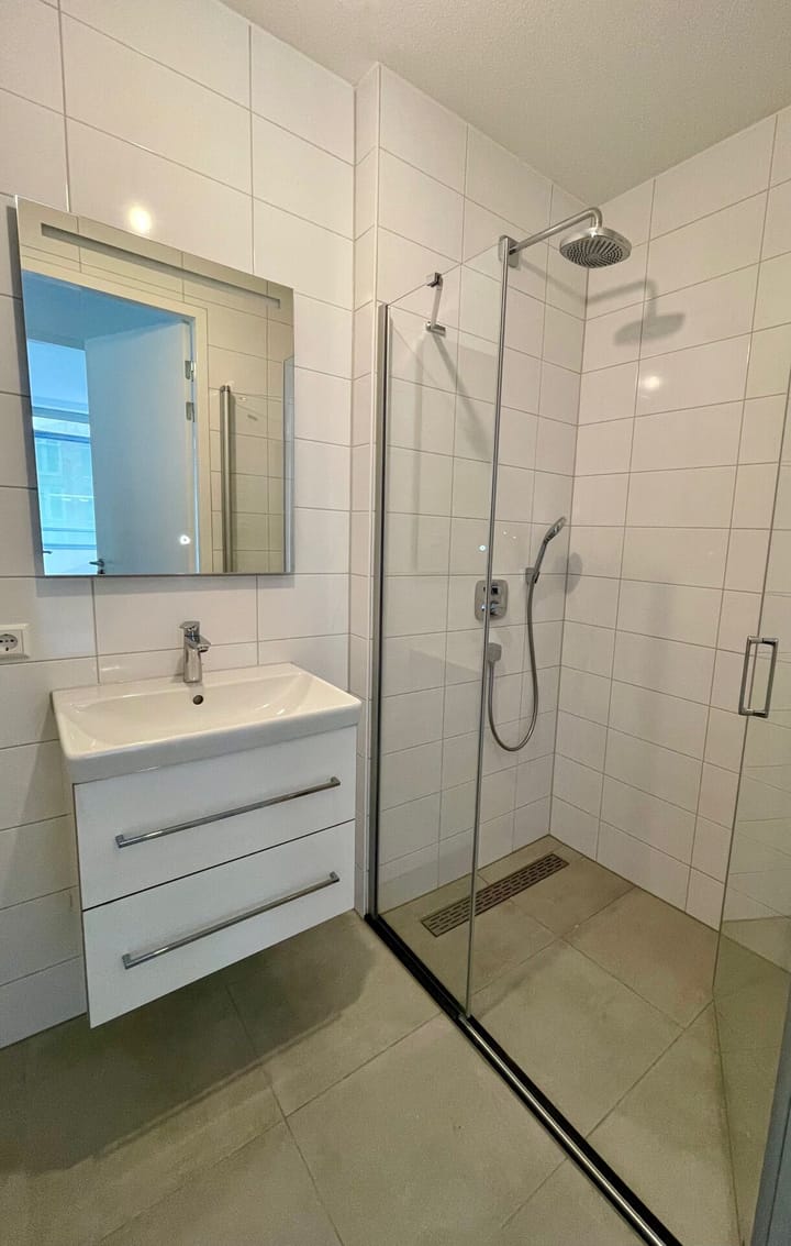 Photo 19 of Oostenburgermiddenstraat 387